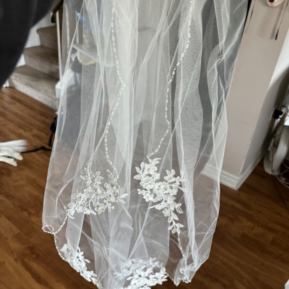 Brand New Wedding Dress & Veil - Picture 10 of 12